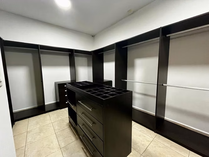 Exclusiva Mansión en Costa del Este | Elegancia, Amplitud y Diseño Atemporal