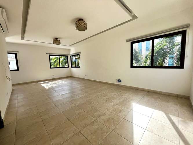 Alquiler : Espectacular Residencia en Paseo del Parque | Lujo, Amplitud y Piscina Privada