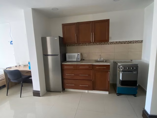 ALQUILO APARTAMENTO EN PLANTA BAJA TIPO ESTUDIO - INCLUYE SERVICIOS