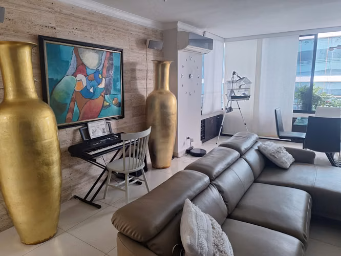 Se vende apartamento remodelado en Obarrio. A pocos metro de Calle 50.  - Imagen 10