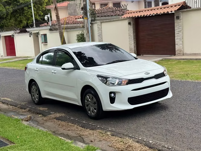 Kia Rio Año 2020, Automatico ~  VERSION SEMI FULL    - Imagen 3