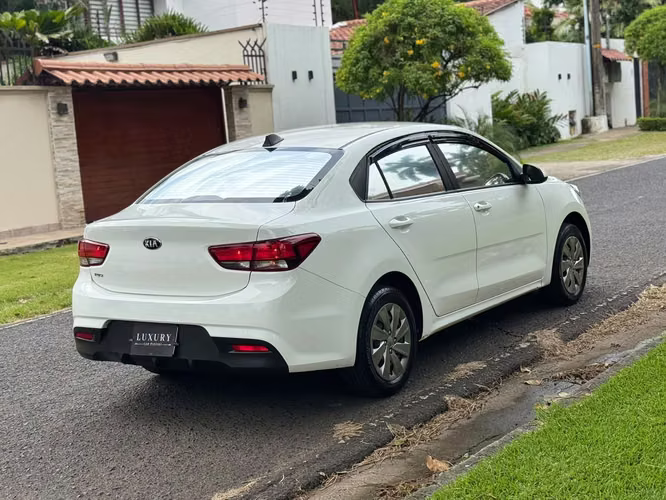 Kia Rio Año 2020, Automatico ~  VERSION SEMI FULL    - Imagen 6