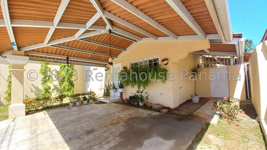 Casa duplex en venta en Brisas del Golf 27MAM1740