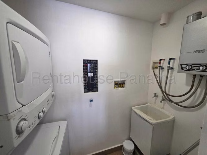 APARTAMENTO SEMI AMOBLADO EN EL CANGREJO 