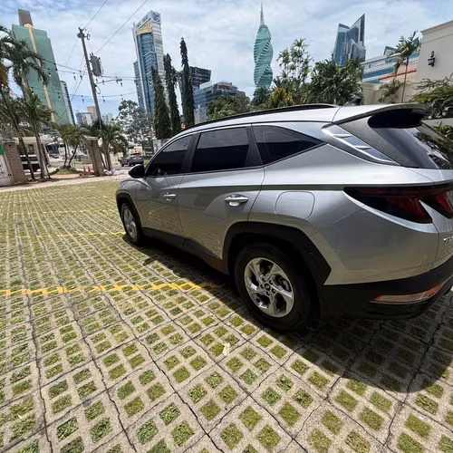 Vendo Hyundai Tucson año 2025 con 28000km 