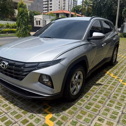 Vendo Hyundai Tucson año 2025 con 28000km 