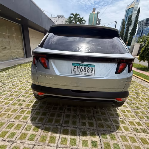 Vendo Hyundai Tucson año 2025 con 28000km 