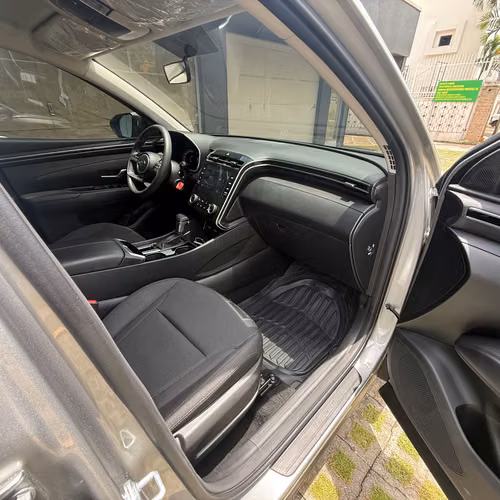 Vendo Hyundai Tucson año 2025 con 28000km 