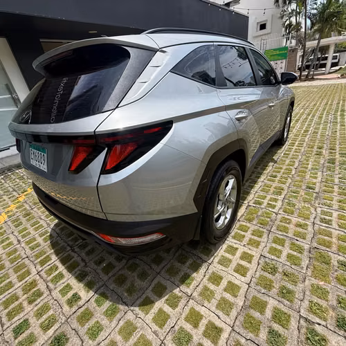 Vendo Hyundai Tucson año 2025 con 28000km 