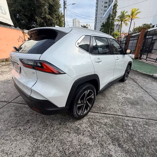Vendo Toyota Yaris cross año 2025