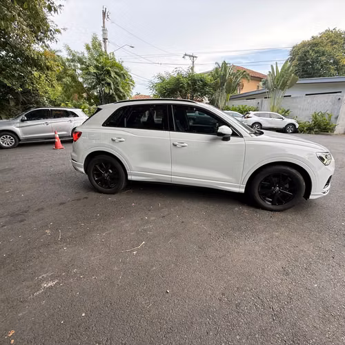 Vendo Audi q3 2021