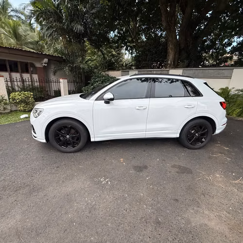 Vendo Audi q3 2021