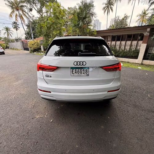 Vendo Audi q3 2021