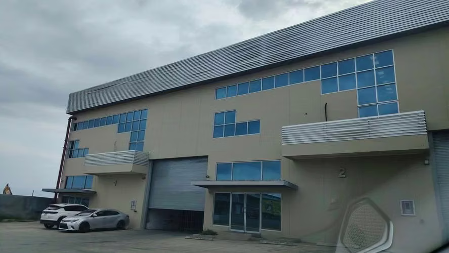 Alquiler de Bodega con Electricidad Trifasica 