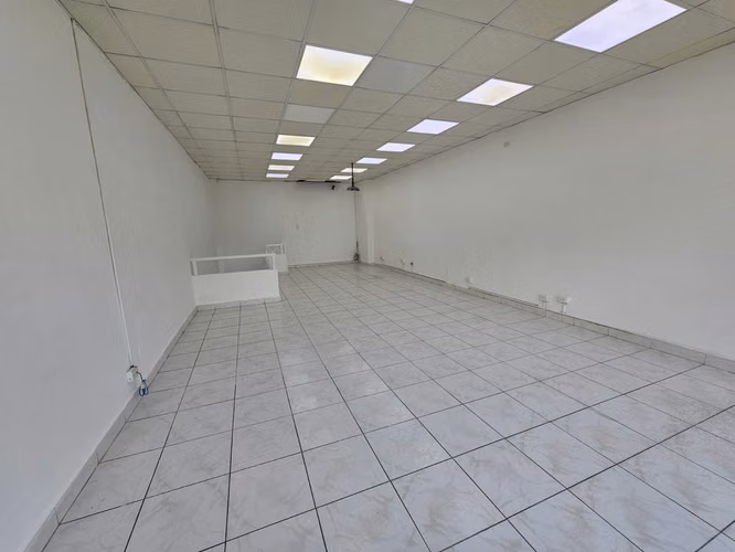  SE ALQUILA LOCAL COMERCIAL EN EL CARMEN  - Imagen 14