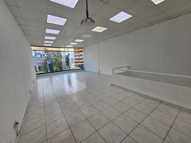  SE ALQUILA LOCAL COMERCIAL EN EL CARMEN  - Imagen 3
