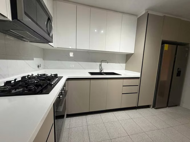Alquiler de Apartamento en Obarrio – 130 m² | 2 Recámaras + Estudio - C.J. - Imagen 7