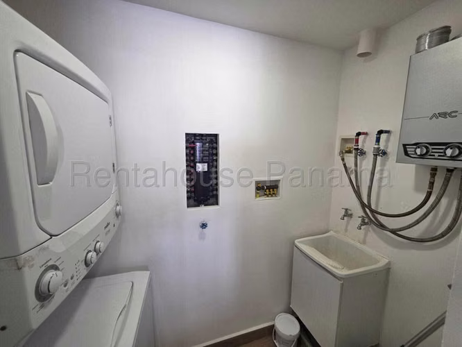 J2617GRR Aquiler de Apartamento en El Cangrejo 