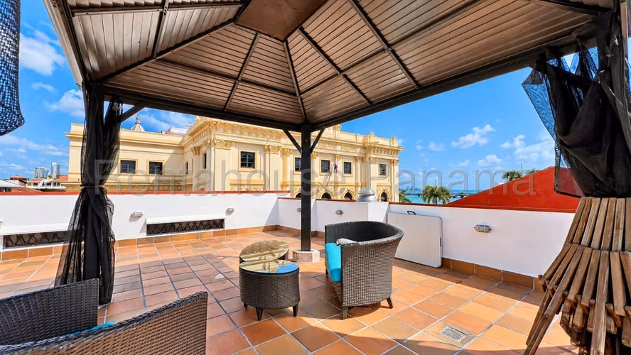SE ALQUILA APARTAMENTO EN CASCO ANTIGUO EH