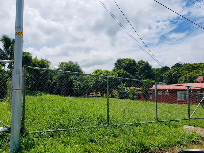 Se vende Terreno de 600 m2 en Altos de la Luna, precio negociable, 100%Titulado !Listo para construir!