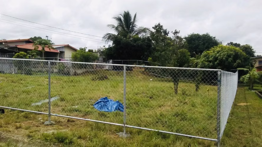 Se vende Terreno de 600 m2 en Altos de la Luna, precio negociable, 100%Titulado !Listo para construir!