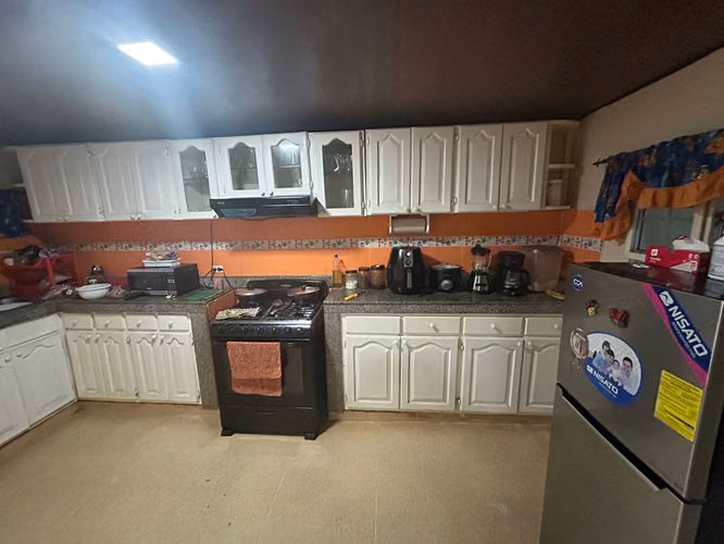 Vendo amplia casa en Arraiján, sector 8 - Imagen 2