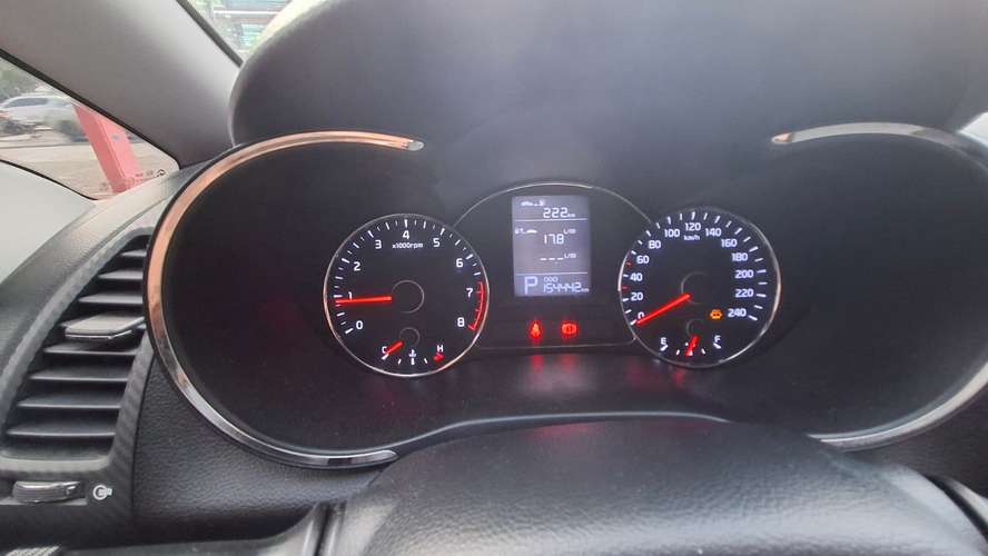 Vendo Kia Cerato en buenas condiciones - Imagen 6