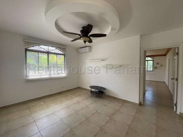 Venta de Casa en Clayton Village, Rodeada de Naturaleza 26LGG1941 - Imagen 2
