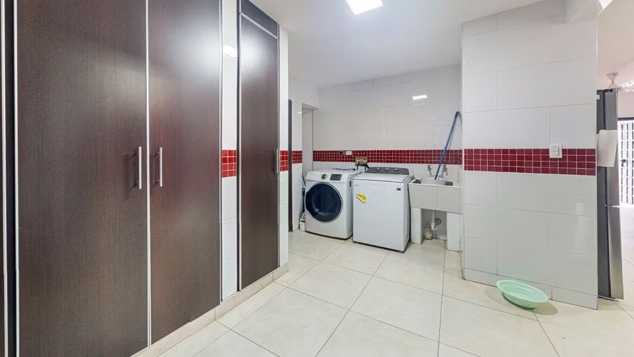 Venta de espaciosa casa con terreno y anexo - Camino Real De Betania - Imagen 16