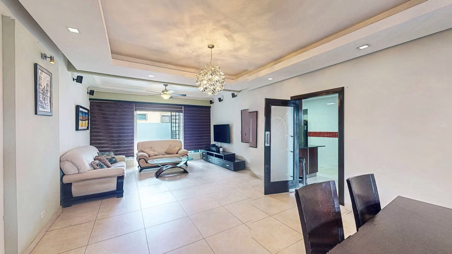 Venta de espaciosa casa con terreno y anexo - Camino Real De Betania - Imagen 5