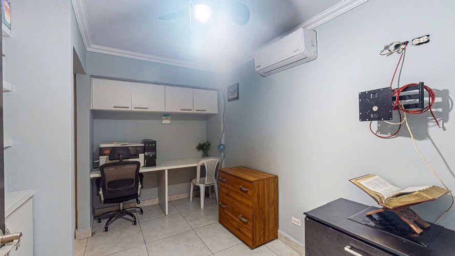 Venta de espaciosa casa con terreno y anexo - Camino Real De Betania - Imagen 15