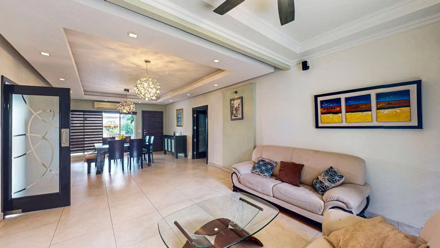 Venta de espaciosa casa con terreno y anexo - Camino Real De Betania - Imagen 4