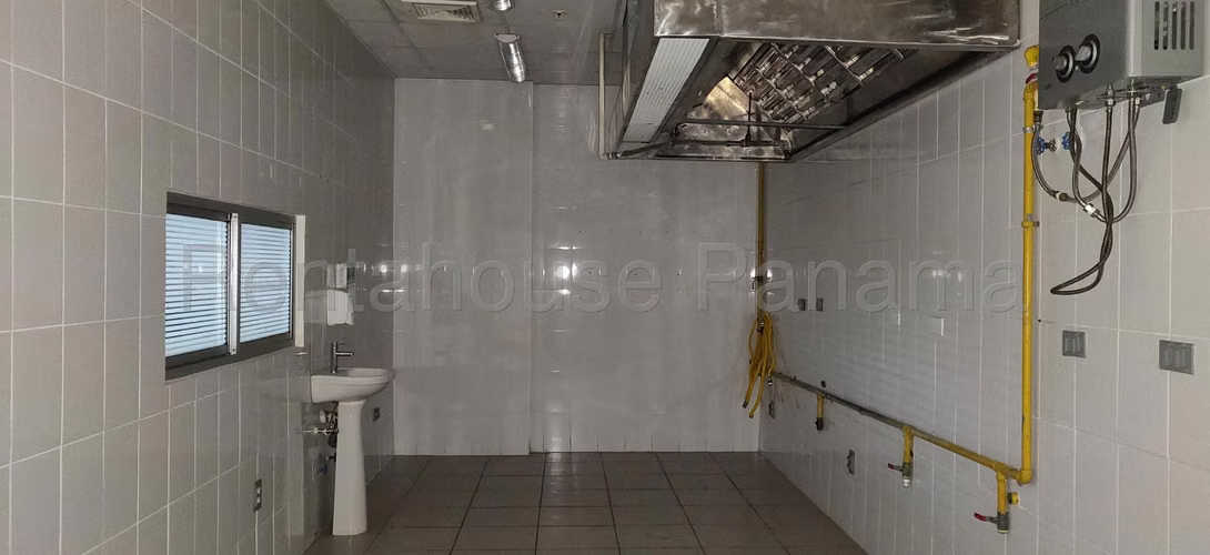 Local Comercial en Alquiler en Costa del Este KC