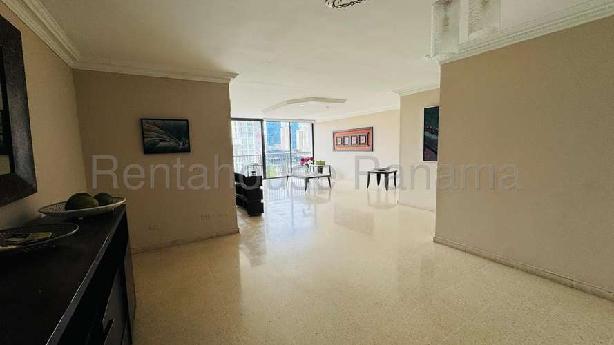 Amplio Apartamento en Venta en Marbella 27*2103Mfk - Imagen 3