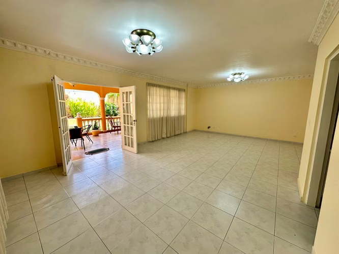 Se vende casa en perfectas condiciones, El Doral, El Bosque - Imagen 3