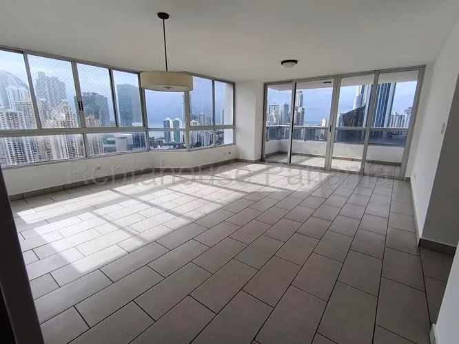 Apartamento en Venta con Excelente Ubicación y de fácil acceso en San Francisco 26*4462Mfk