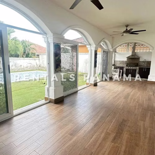 Venta Casa de Esquina en Costa Sur PH Sunset Coast - Imagen 5