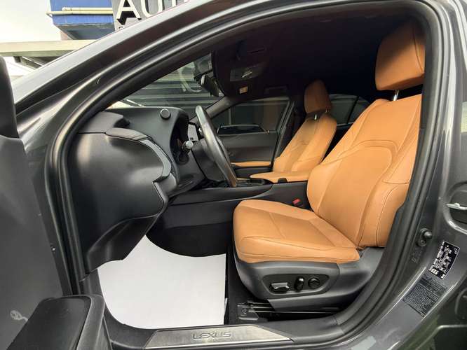 Lexus UX250h 2023