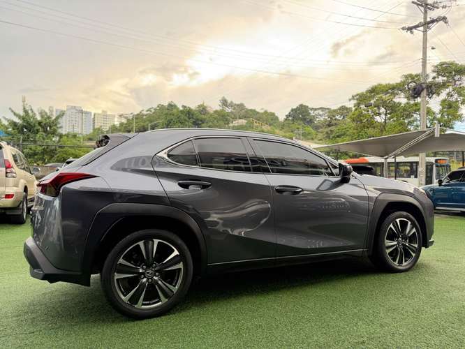 Lexus UX250h 2023
