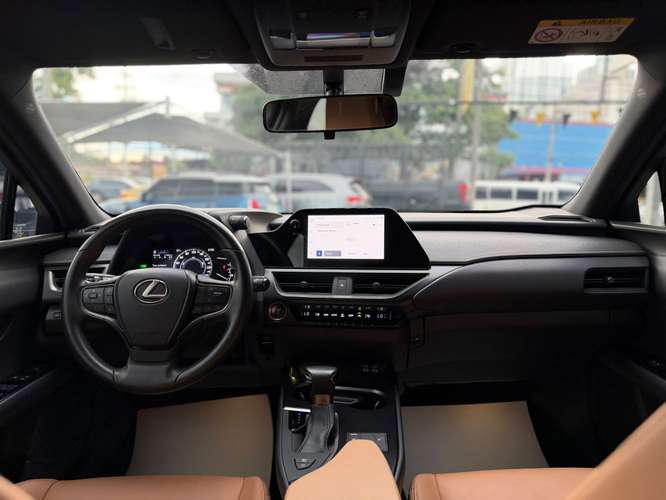 Lexus UX250h 2023