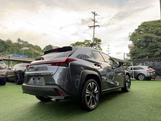 Lexus UX250h 2023