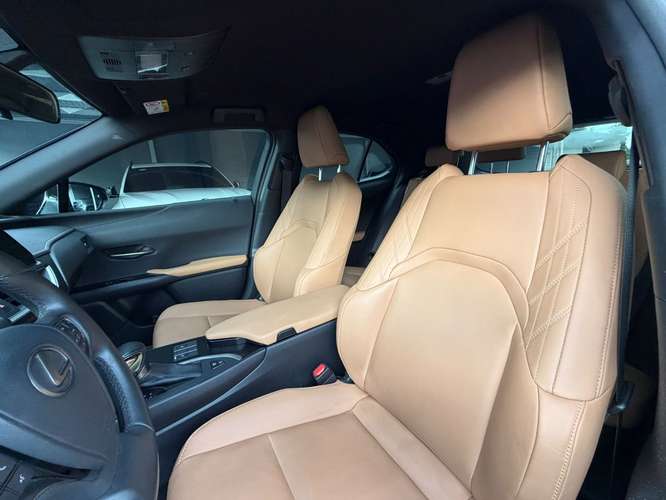 Lexus UX250h 2023