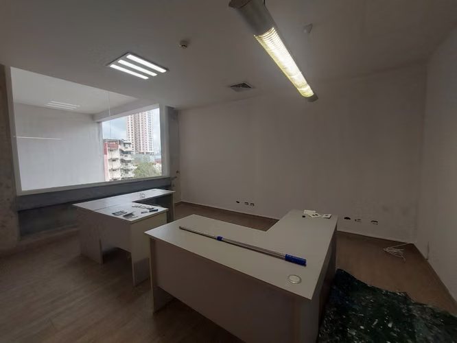 ALQUILER DE OFICINA MODERNA, UBICACION ESTRATEGICA PARA SU NEGOCIO.