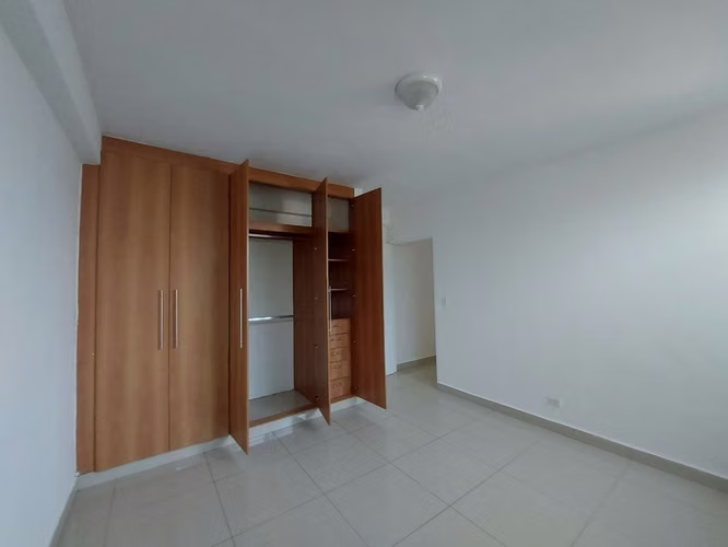 ALQUILER AMPLIO APARTAMENTO 3 RECAMARAS $900.00usd