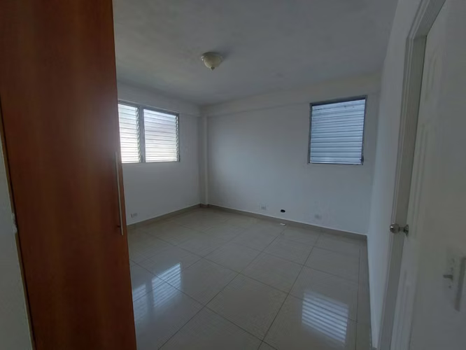 ALQUILER AMPLIO APARTAMENTO 3 RECAMARAS $900.00usd