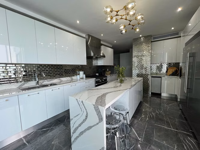 VENTA DE PENTHOUSE EN COSTA DEL ESTE (PRIMERA LINEA FRENTE AL MAR)