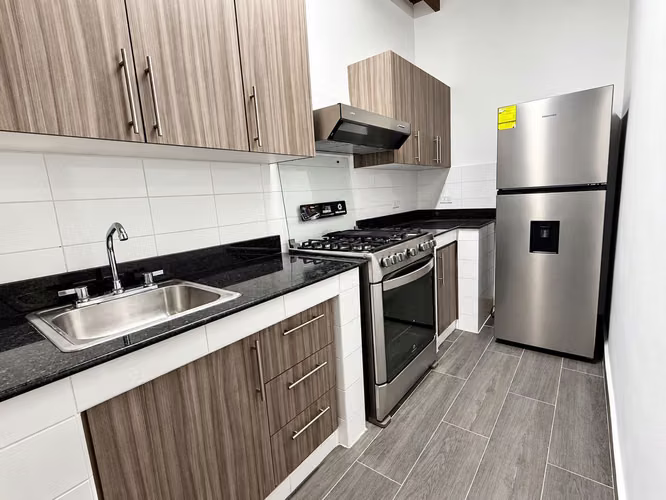 Apartamento 2 Recamaras Con Linea Blanca a pasos de la Cinta Costera - Imagen 8