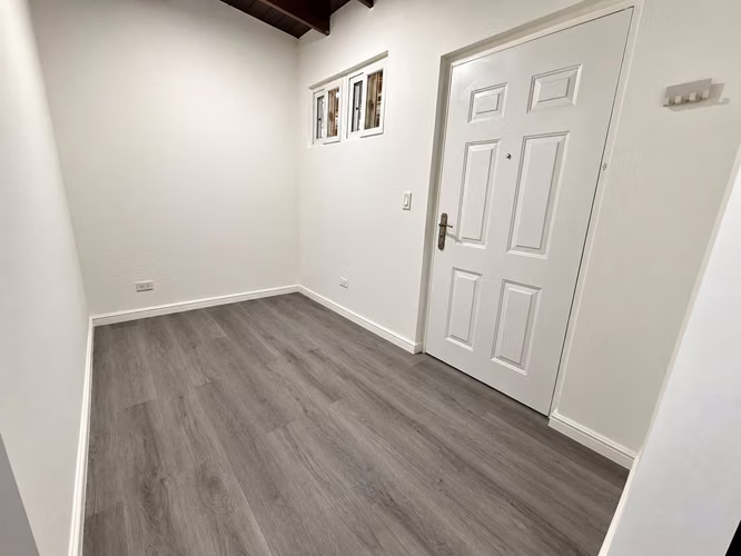 Apartamento 2 Recamaras Con Linea Blanca a pasos de la Cinta Costera - Imagen 2