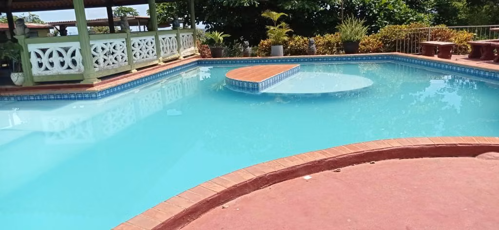 VENTA DE RESIDENCIA CON PISCINA Y 4041 MTS2 DE TERRENO EN LA CHORRERA - Imagen 2