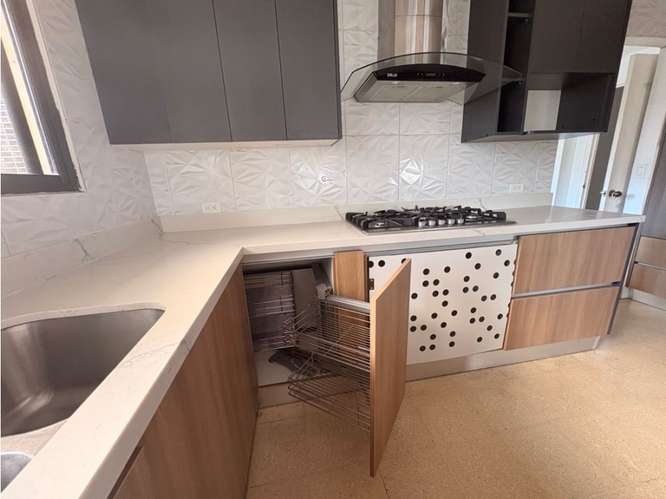 165 m² Obarrio $188,000, 3 rec, balcón, cocina y baños remodelados - Imagen 6